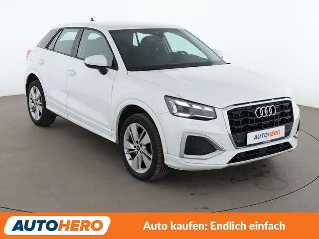 Audi Q2 view 8