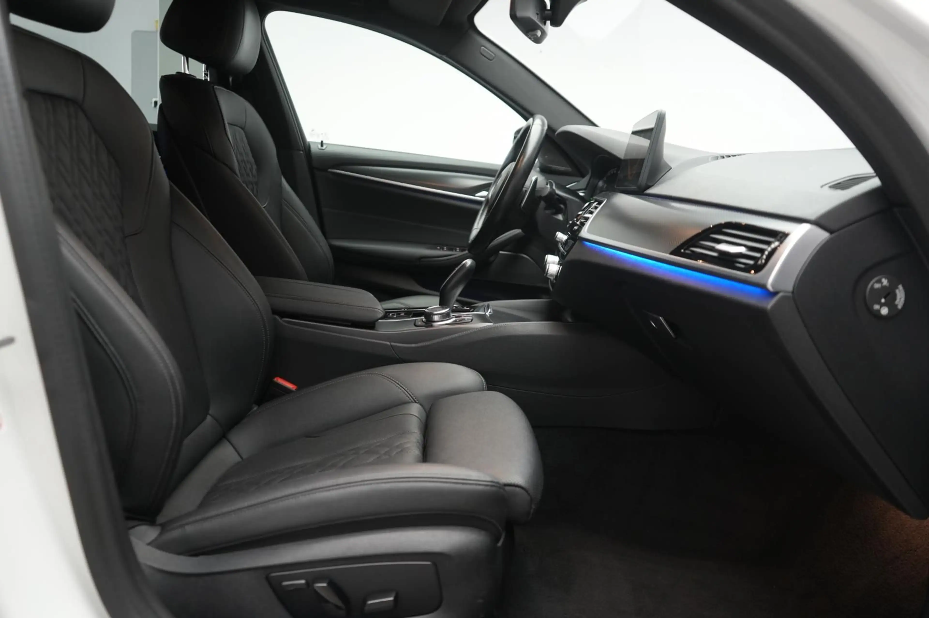 BMW 520 d M-Sport Leder/Temp/Kamera/H&K/Carplay — photo 7