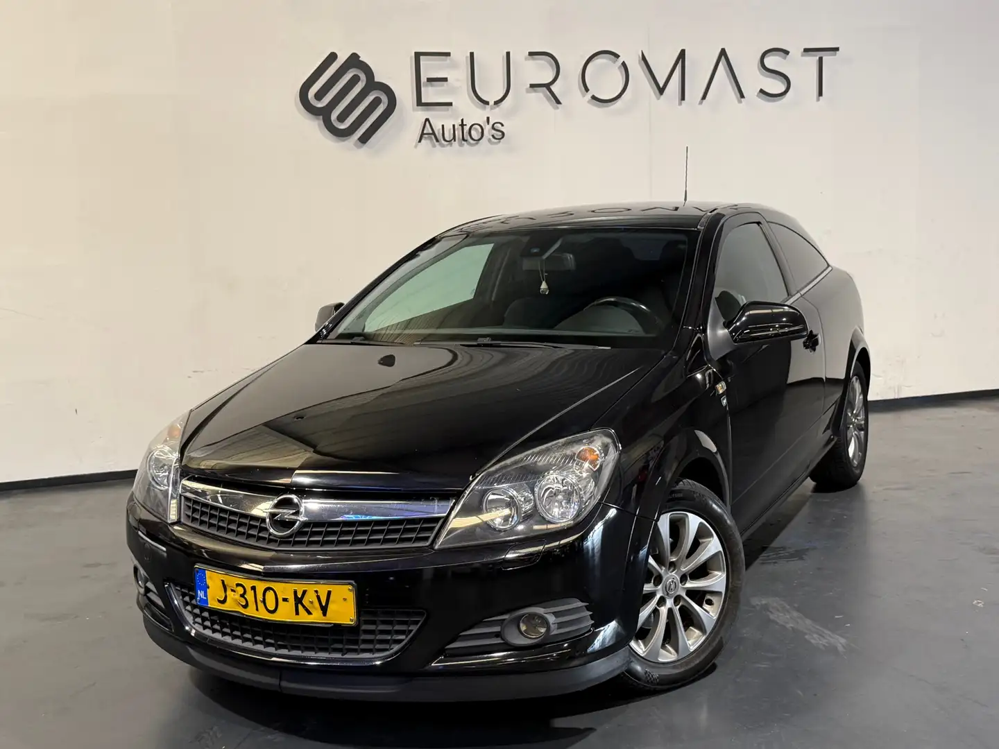 Opel Astra GTC 1.6 Color Edition Airco Pdc Nieuwe Apk Zwart - 1