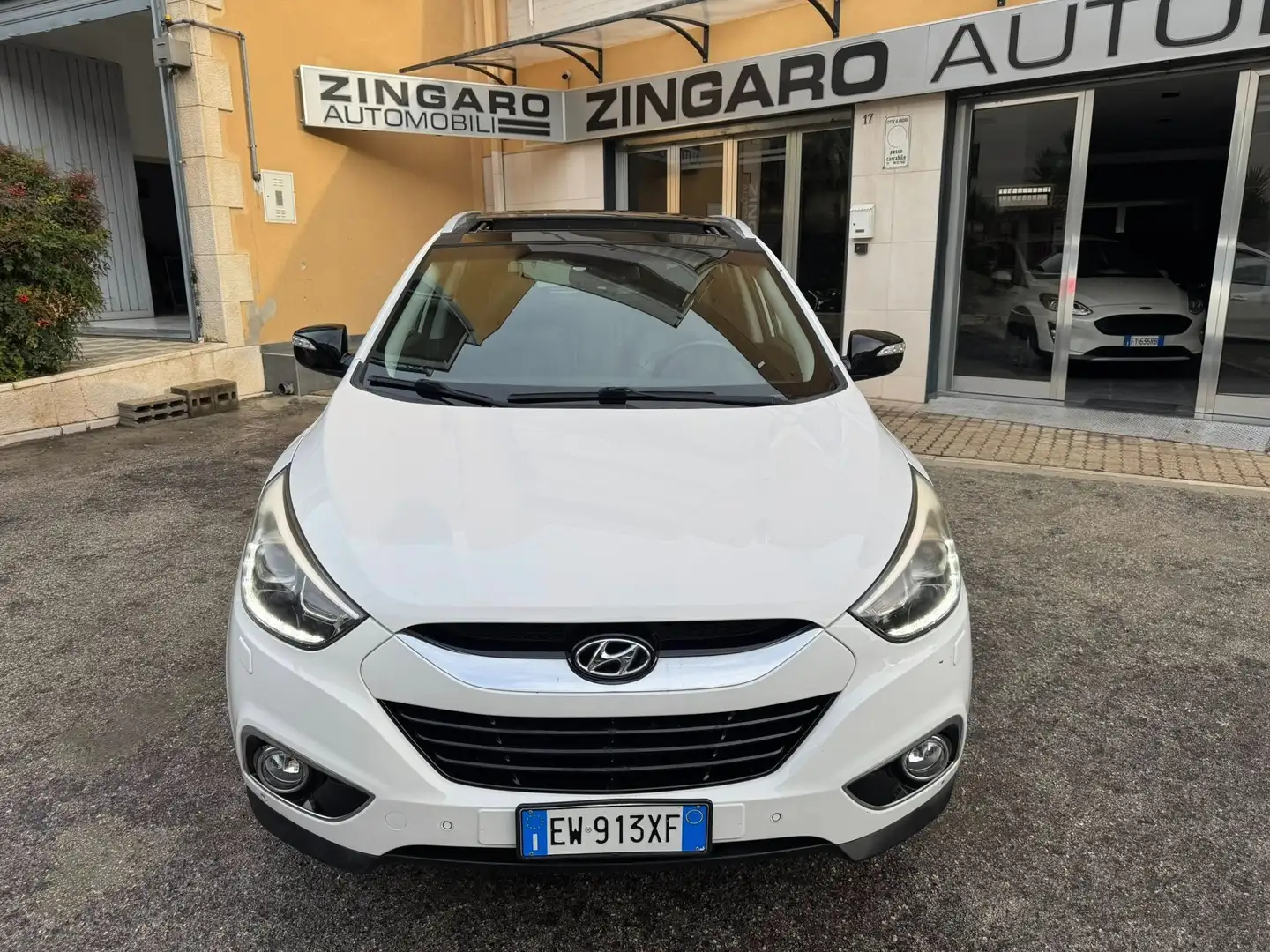 Hyundai iX35 1.7 CRDI 115 CV. 2WD TETTO APR.+CERCHI+NAVI+BIXENO Bianco - 1