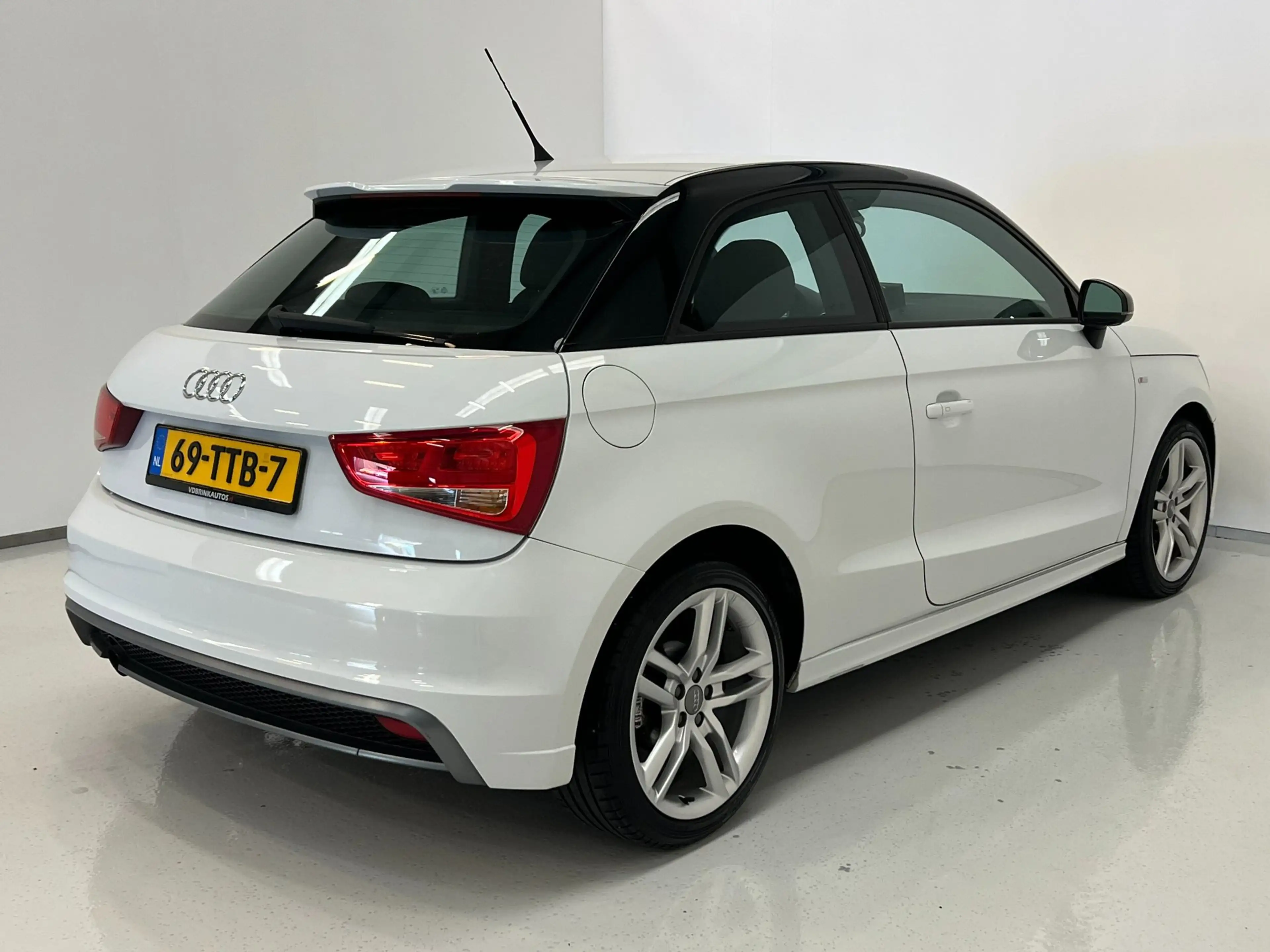 Audi A1 1.2 TFSI / S Line / NL-auto / Xenon / Navi / Clima — photo 5