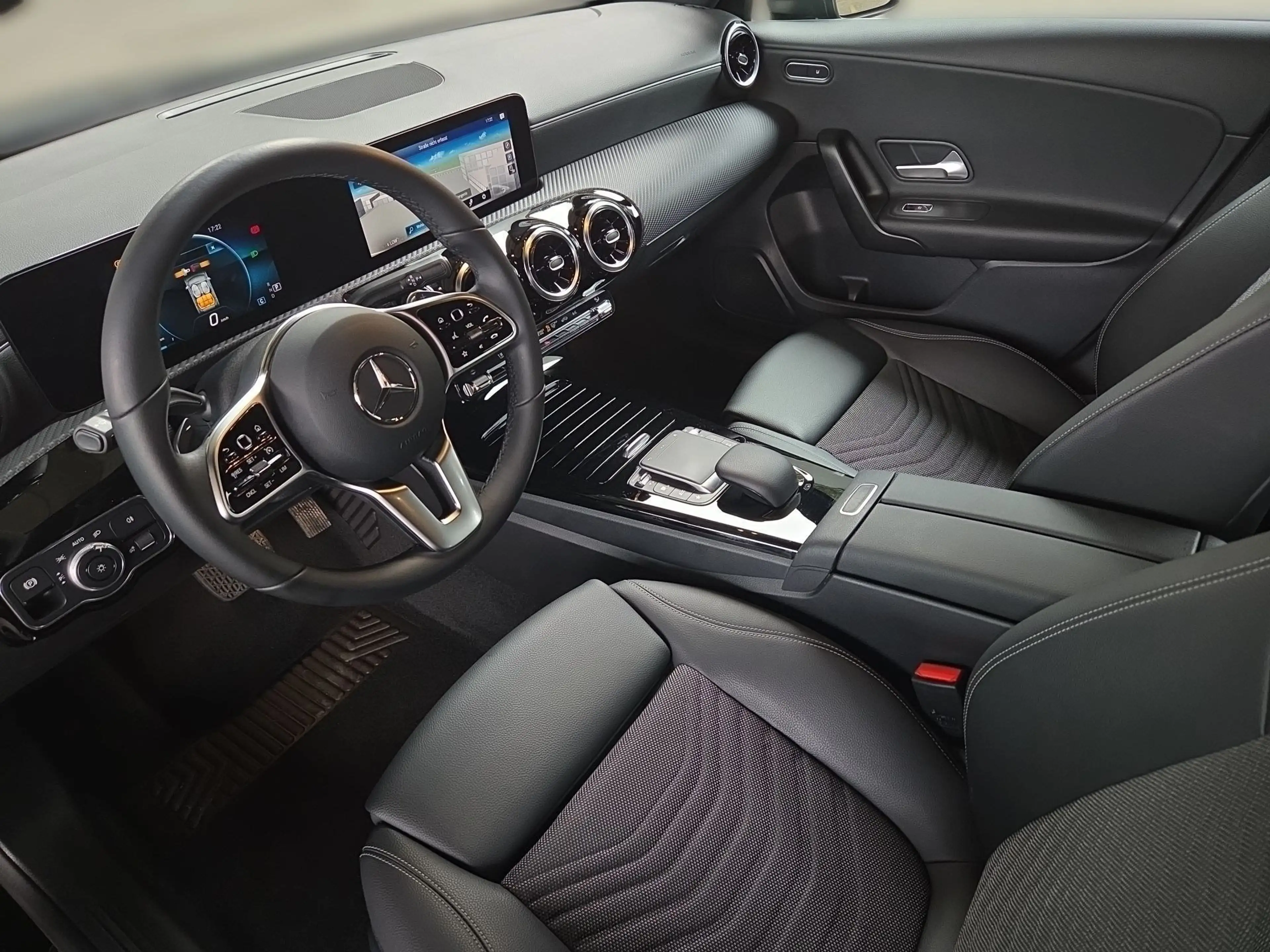 Mercedes-Benz A 200 d 4MATIC Aut. — photo 15