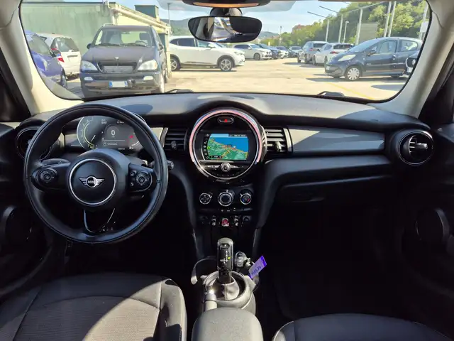 Mini Cooper Cooper view 7