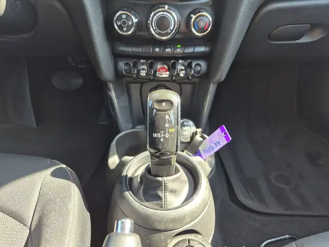 Mini Cooper Cooper view 9