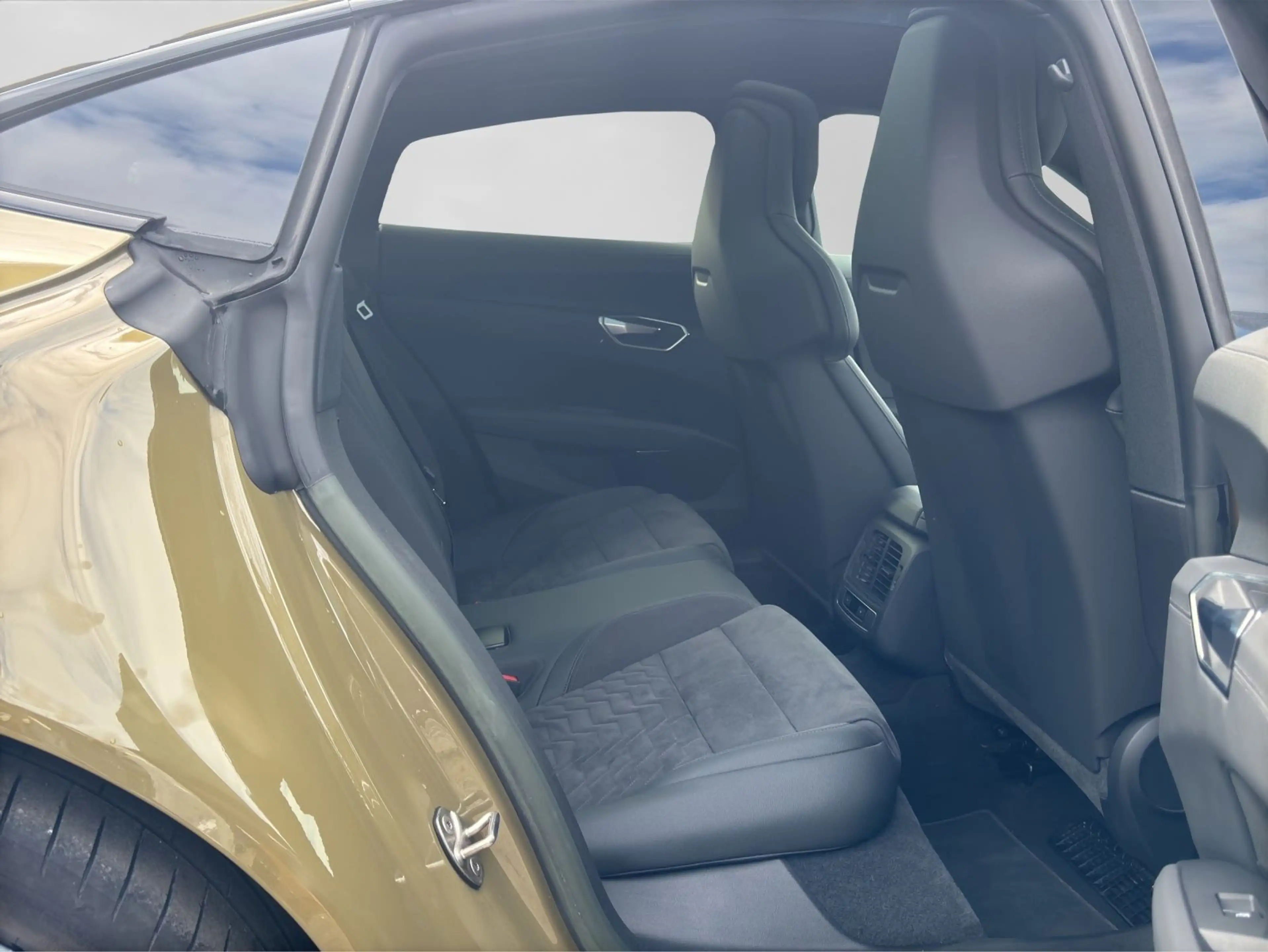 Audi RS e-tron GT PANO NACHTSICHT OPS+ Matrix BuO — photo 6