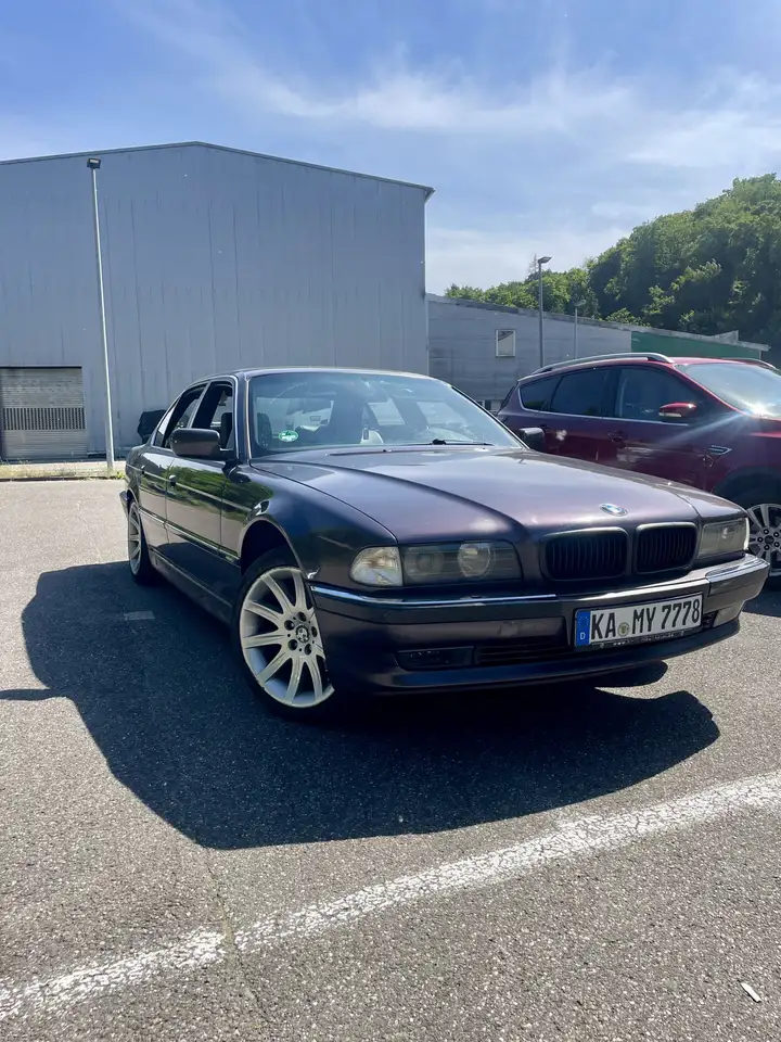 BMW 728