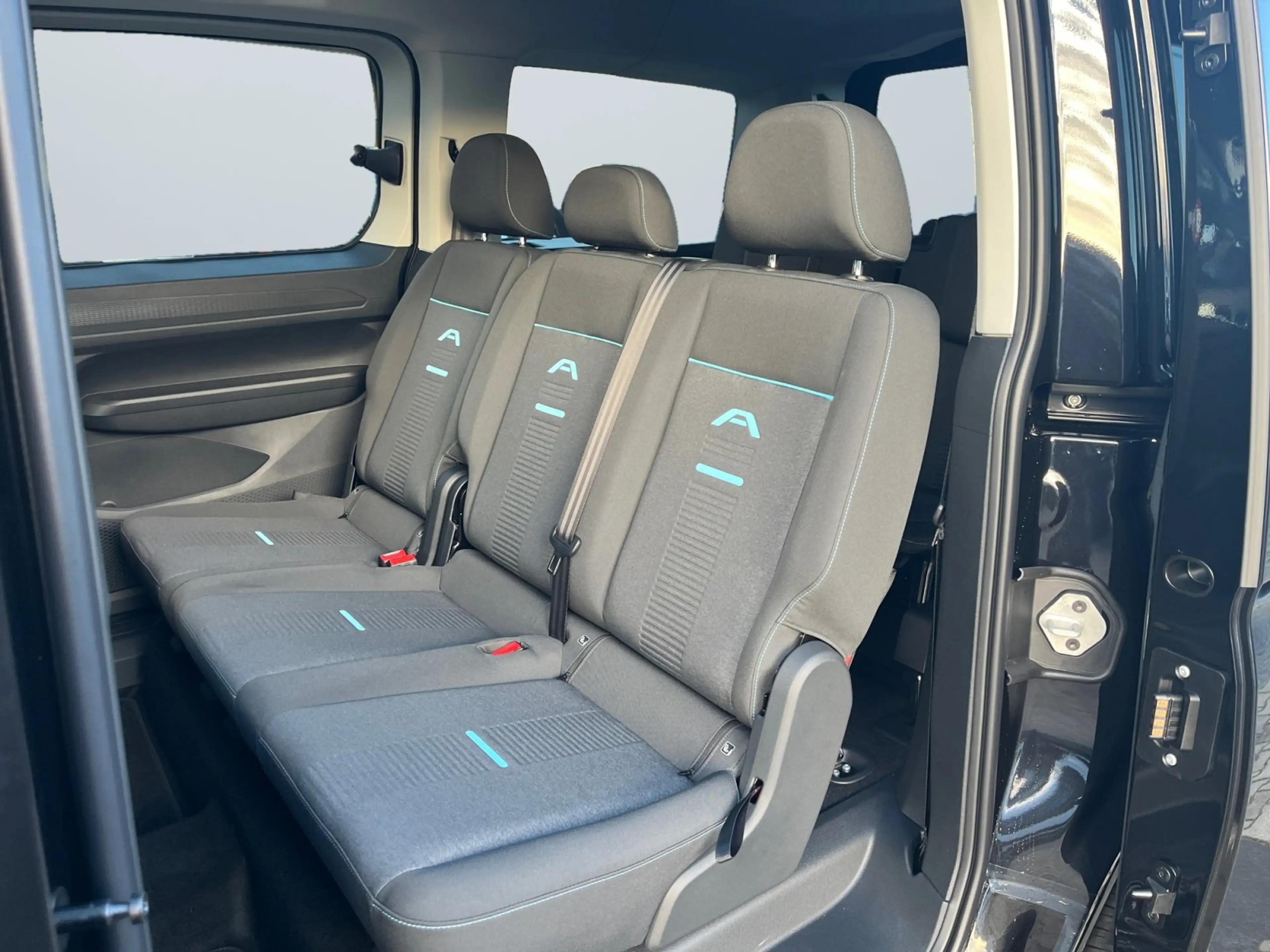 Ford Grand Tourneo Connect Active AHK Abnehmbar — photo 11