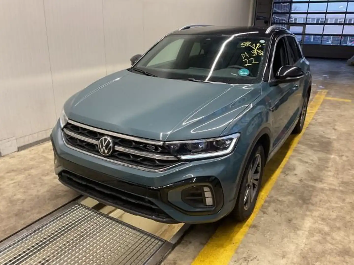 Volkswagen T-Roc 1.5 TSI R-Line DSG AHK Navi Kamera Blau - 2