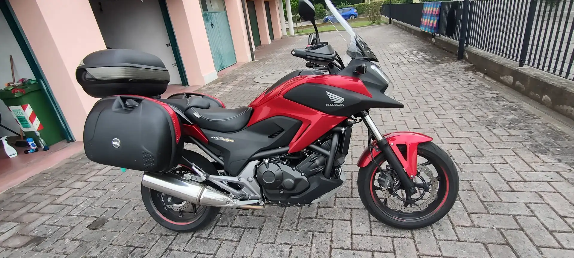 Honda NC 750 Červená - 1