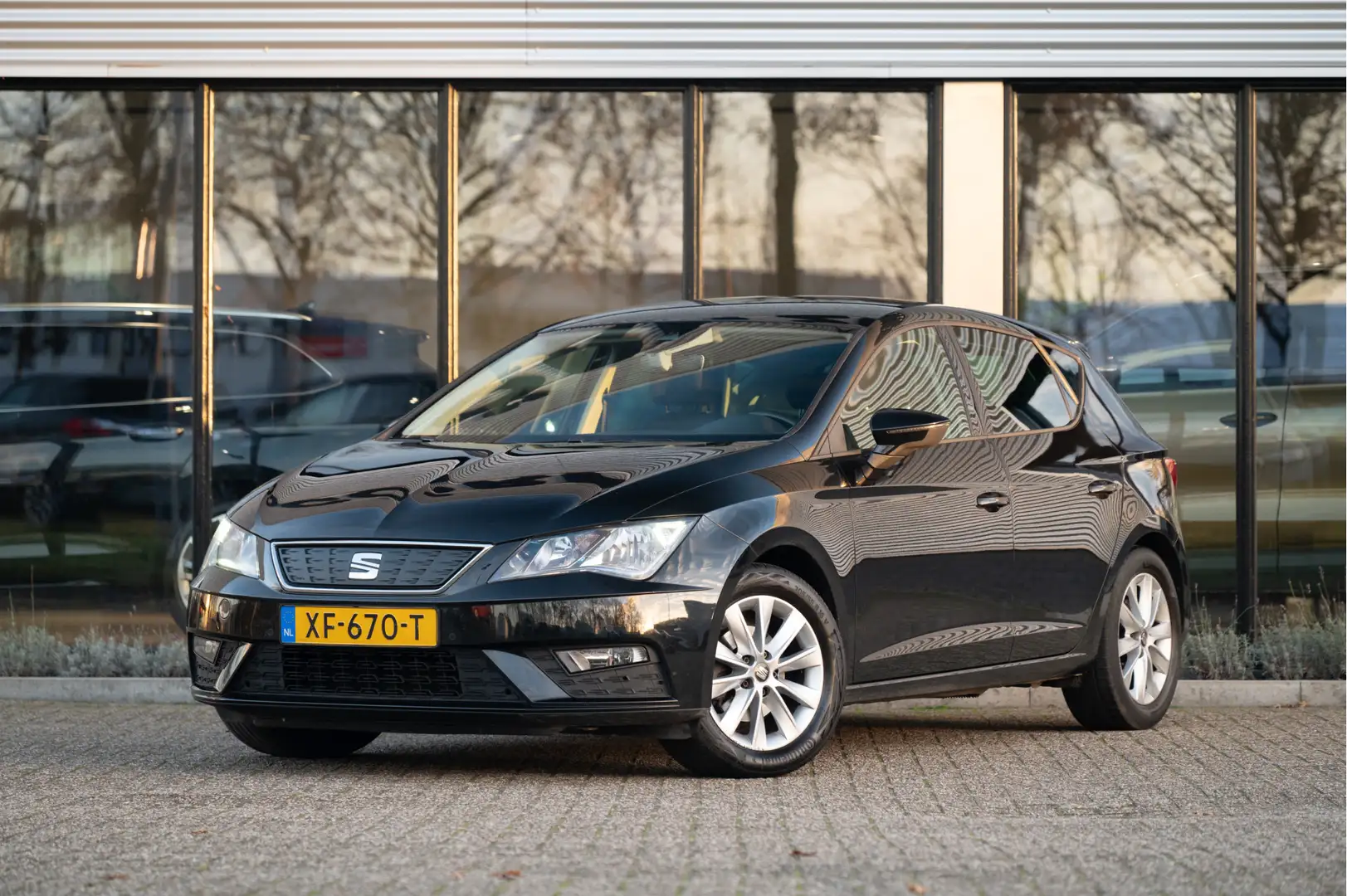 SEAT Leon 1.0 EcoTSI Style Business Intense | Navi | Apple C Zwart - 1