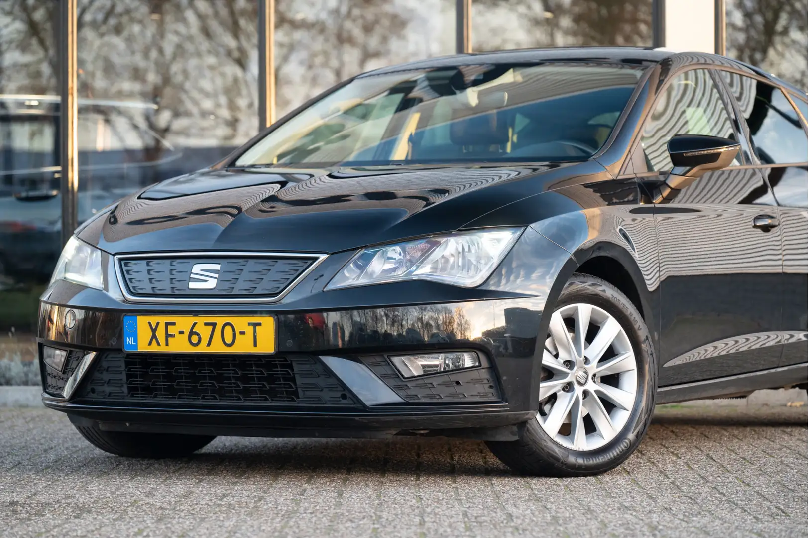 SEAT Leon 1.0 EcoTSI Style Business Intense | Navi | Apple C Zwart - 2