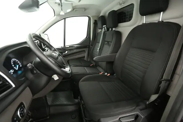 Ford Transit Custom view 9