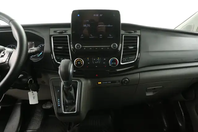 Ford Transit Custom view 11