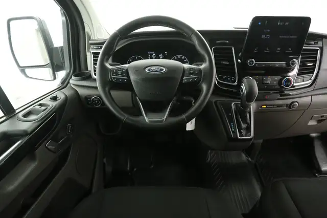 Ford Transit Custom view 2