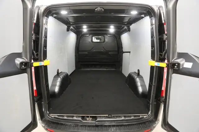 Ford Transit Custom view 3