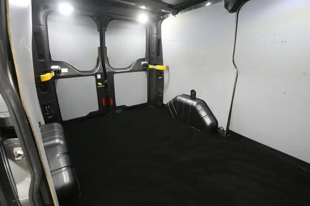 Ford Transit Custom view 22