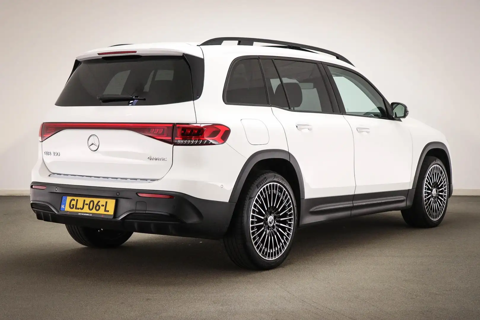 Mercedes-Benz EQB 350 4MATIC AMG Line 7p. 67 kWh | PANORAMADAK | BURMEST Bianco - 2