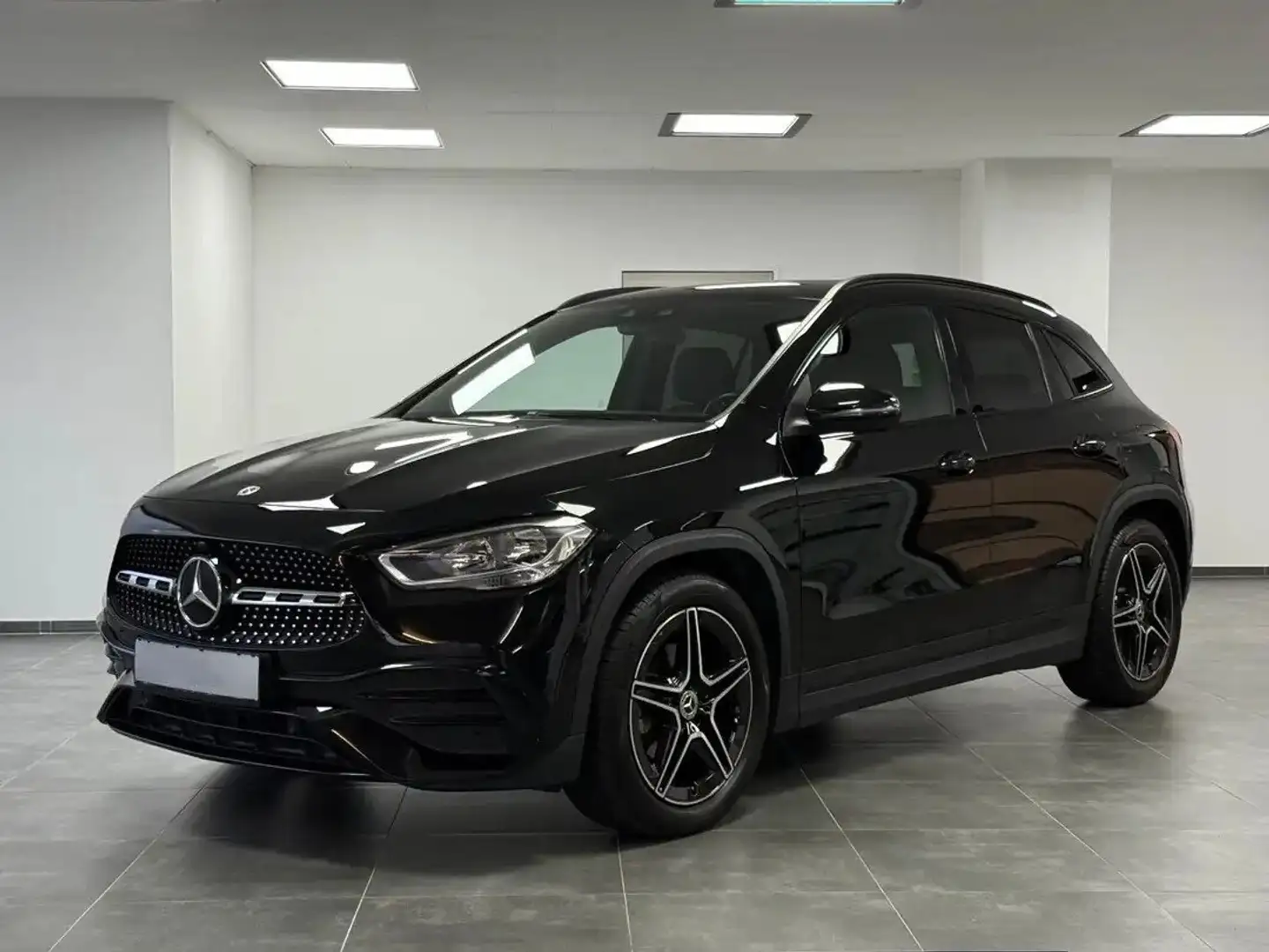 Mercedes-Benz GLA 200 d AMG NIGHT/NAVI/PDC/LED/ASSIST/MEDIA Noir - 1