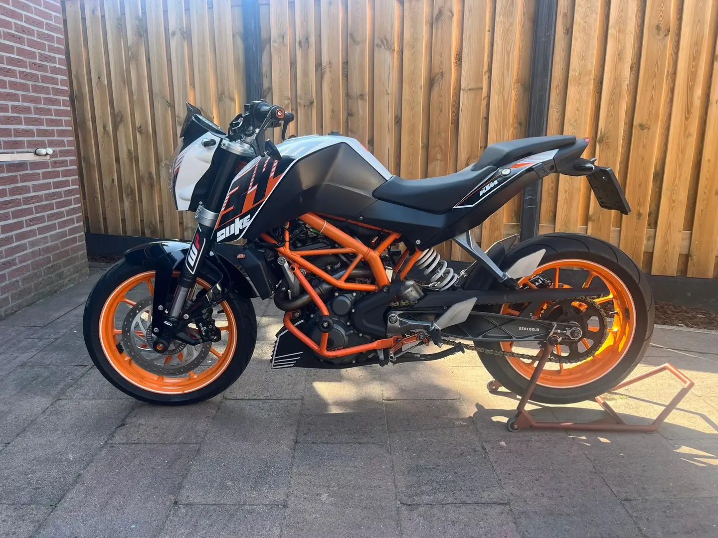 KTM 390 Duke - 2