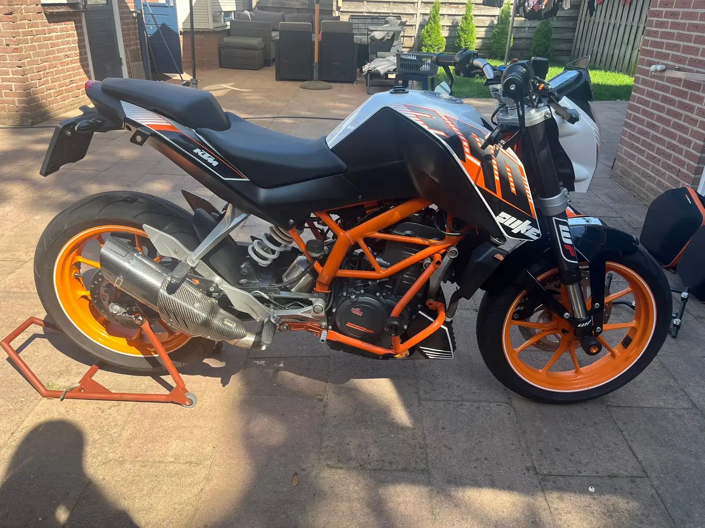 KTM 390 Duke - 1