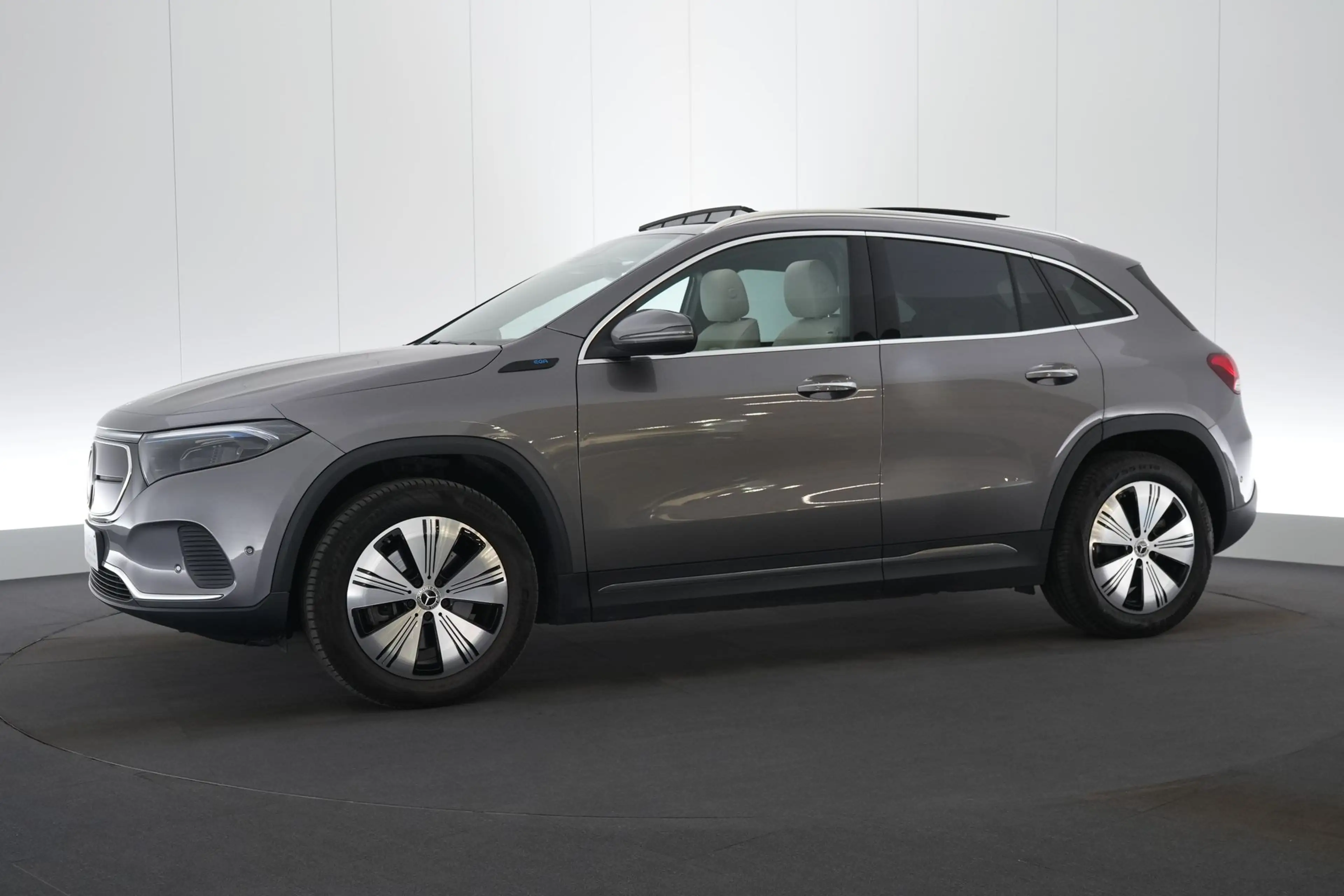 Mercedes-Benz EQA 350 4-Matic Business Solution Luxury LEDER/CUIR LED GP — photo 12