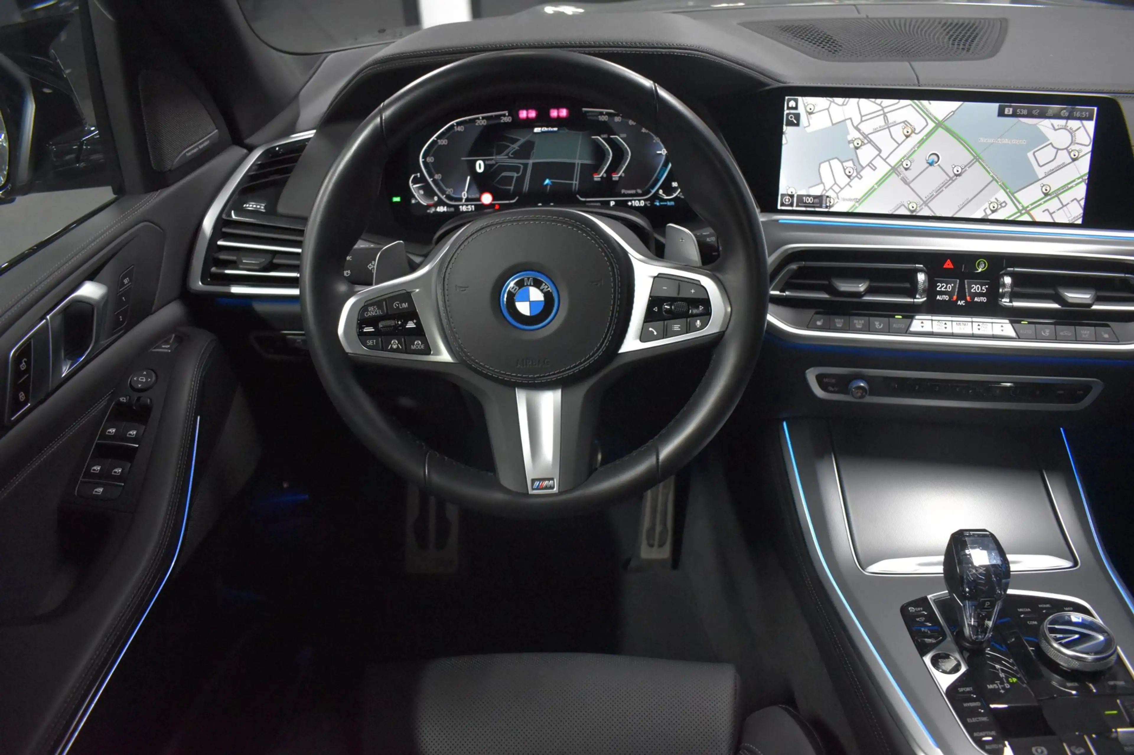 BMW X5 45e M-Sport xDrive 394pk | AKRAPOVIC | CRYSTAL POO — photo 4