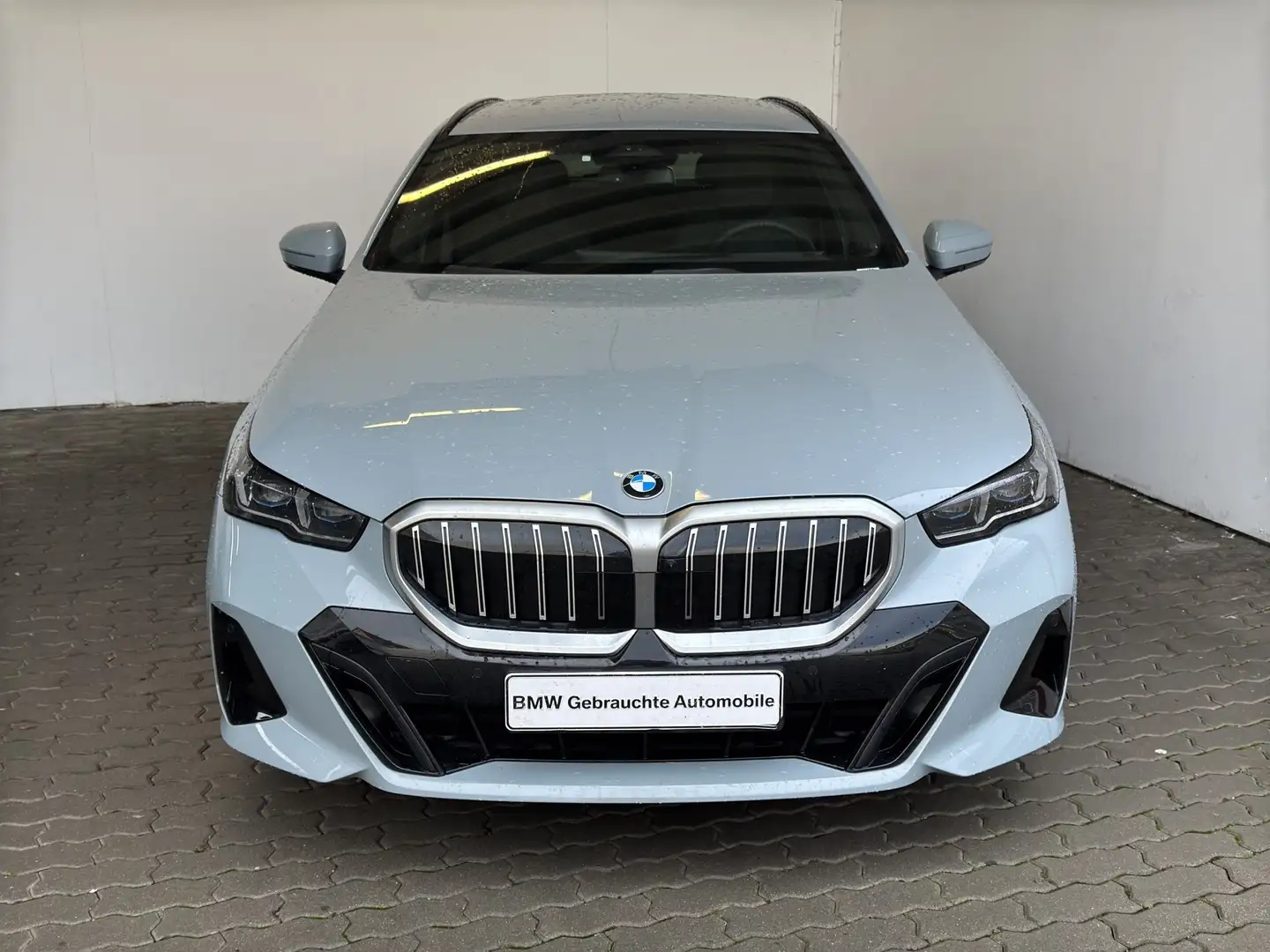 BMW 520 d xDrive Tour. M Sport Navi20ZollACC.360°.AHK Grau - 2