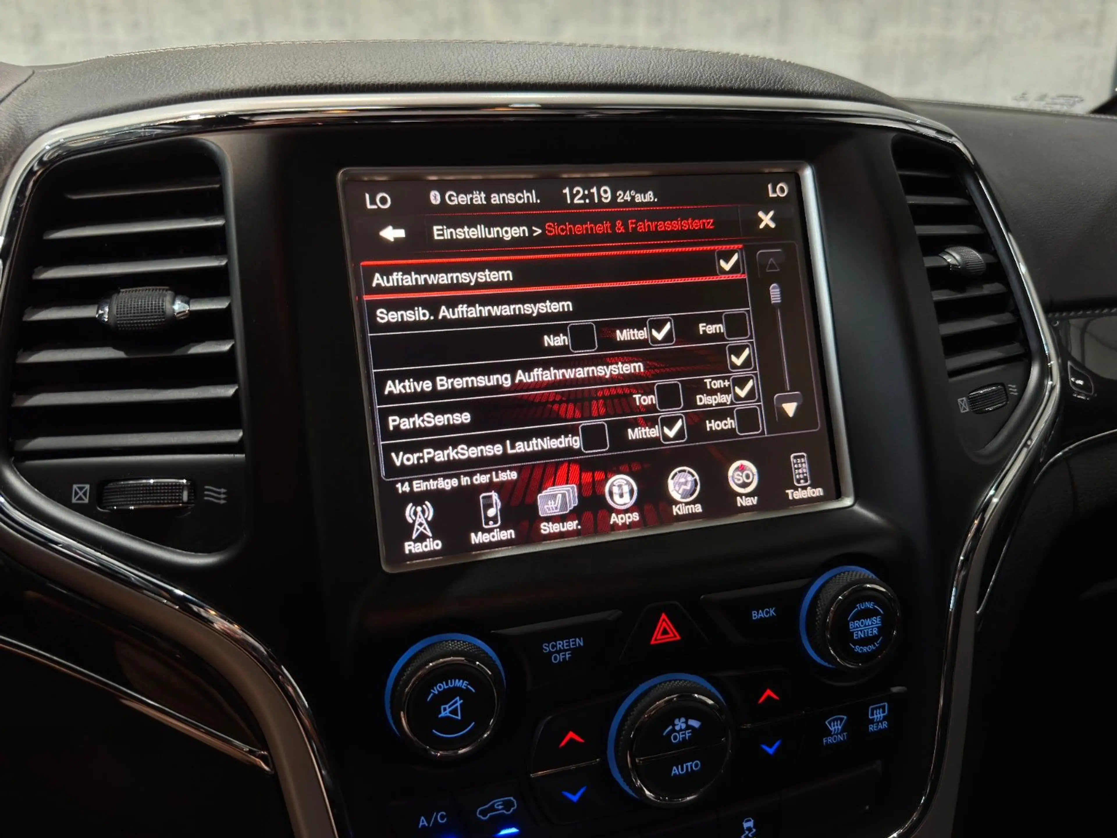 Jeep Grand Cherokee Grand/Cherokee/6.4/V8/HEMI/SRT/PANO/LED/RFK/POWE — photo 15