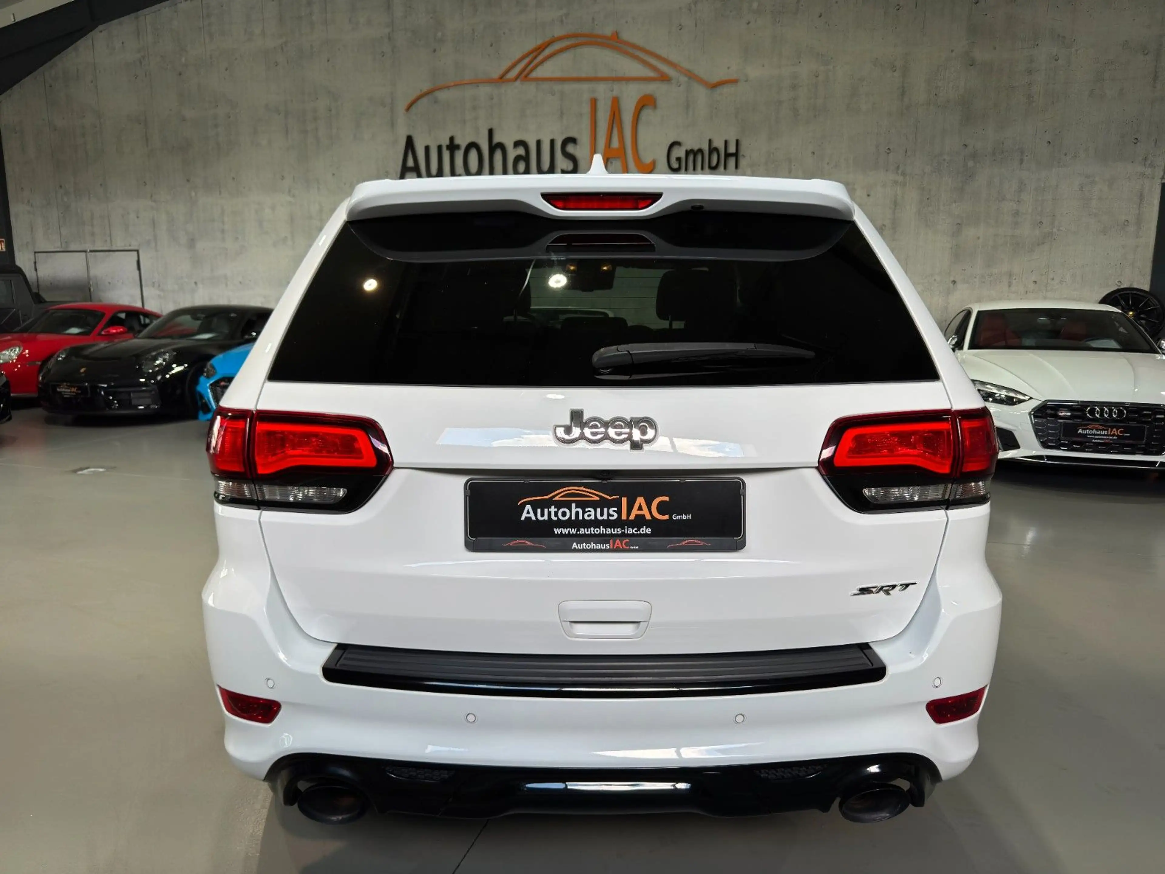 Jeep Grand Cherokee Grand/Cherokee/6.4/V8/HEMI/SRT/PANO/LED/RFK/POWE — photo 4