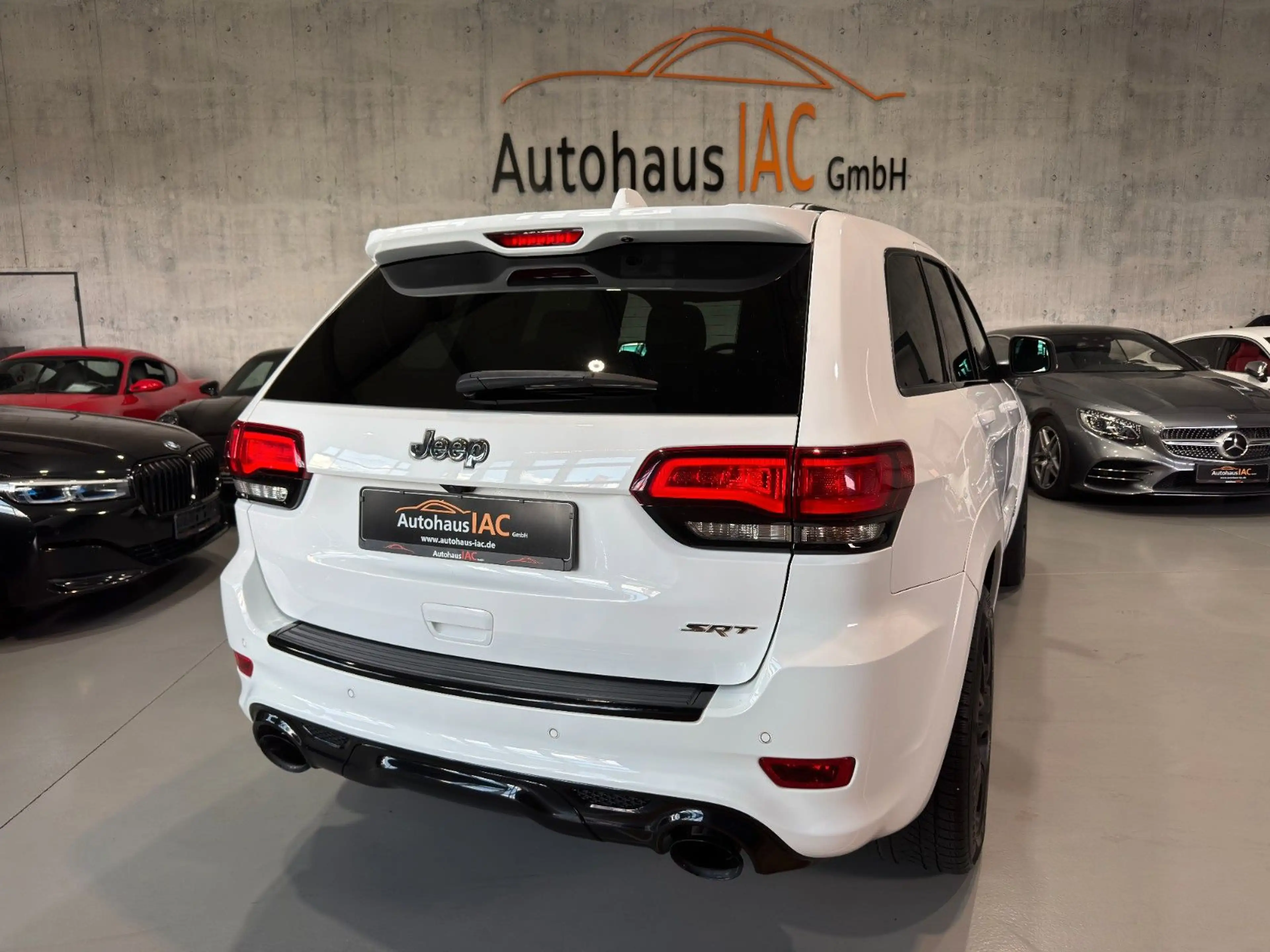Jeep Grand Cherokee Grand/Cherokee/6.4/V8/HEMI/SRT/PANO/LED/RFK/POWE — photo 2