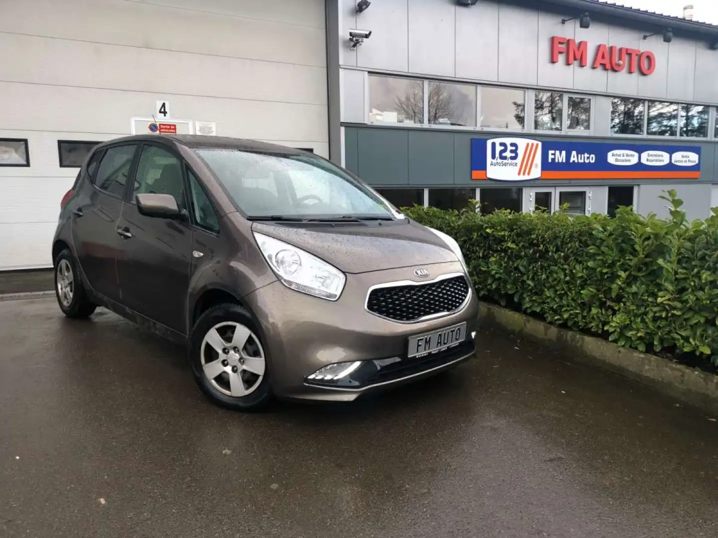 Kia Venga 1.4 CRDi  90 ISG Bronze - 1