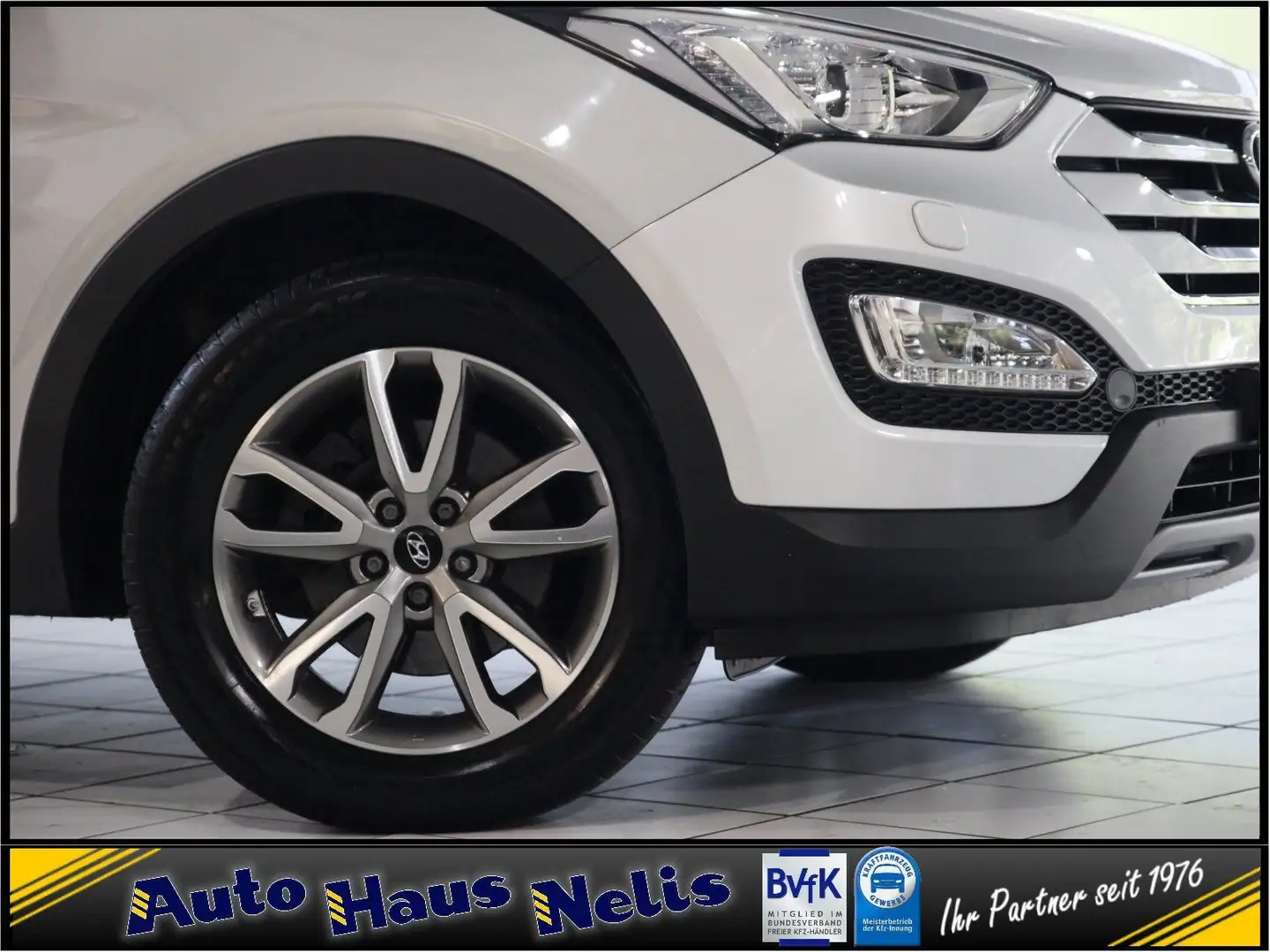 Hyundai SANTA FE 2,2 CRDi 4WD Style AHK Navi Xenon Leder Argintiu - 2