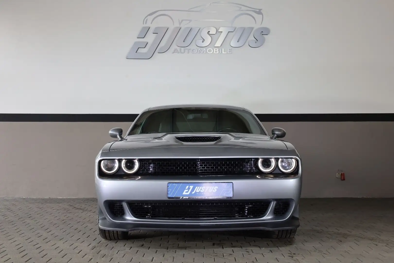 Dodge Challenger 3.6 SXT/BTH/MFL/TEMP/KAMERA/R18 Silber - 2