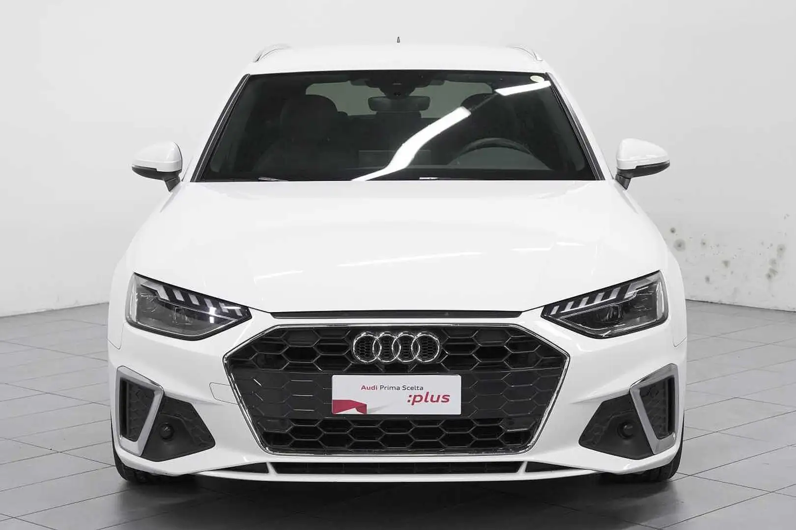 Audi A4 Avant 2.0 TDI Stronic Sline Білий - 2