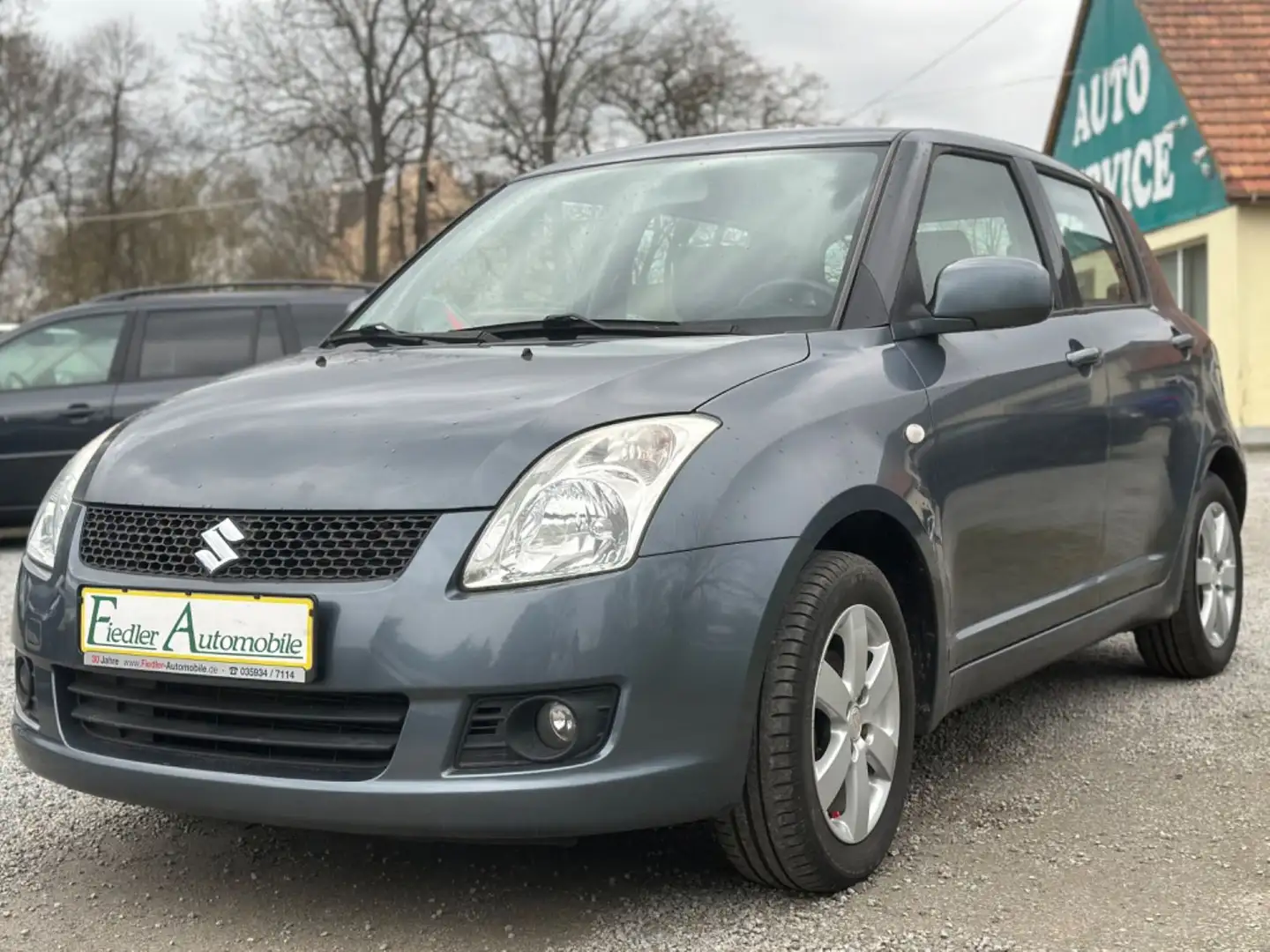 Suzuki Swift 1.2 Club 4x4 / Klima / Allrad / TÜV Neu Grau - 1