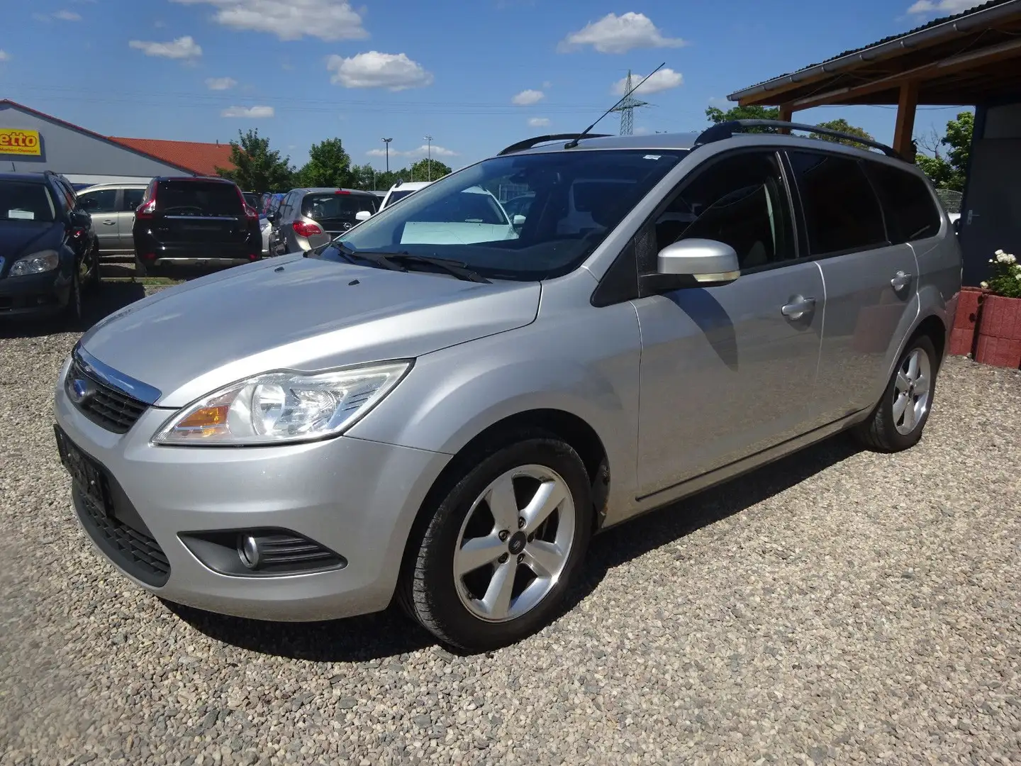 Ford Focus 1,6 Style Turnier Grau - 1