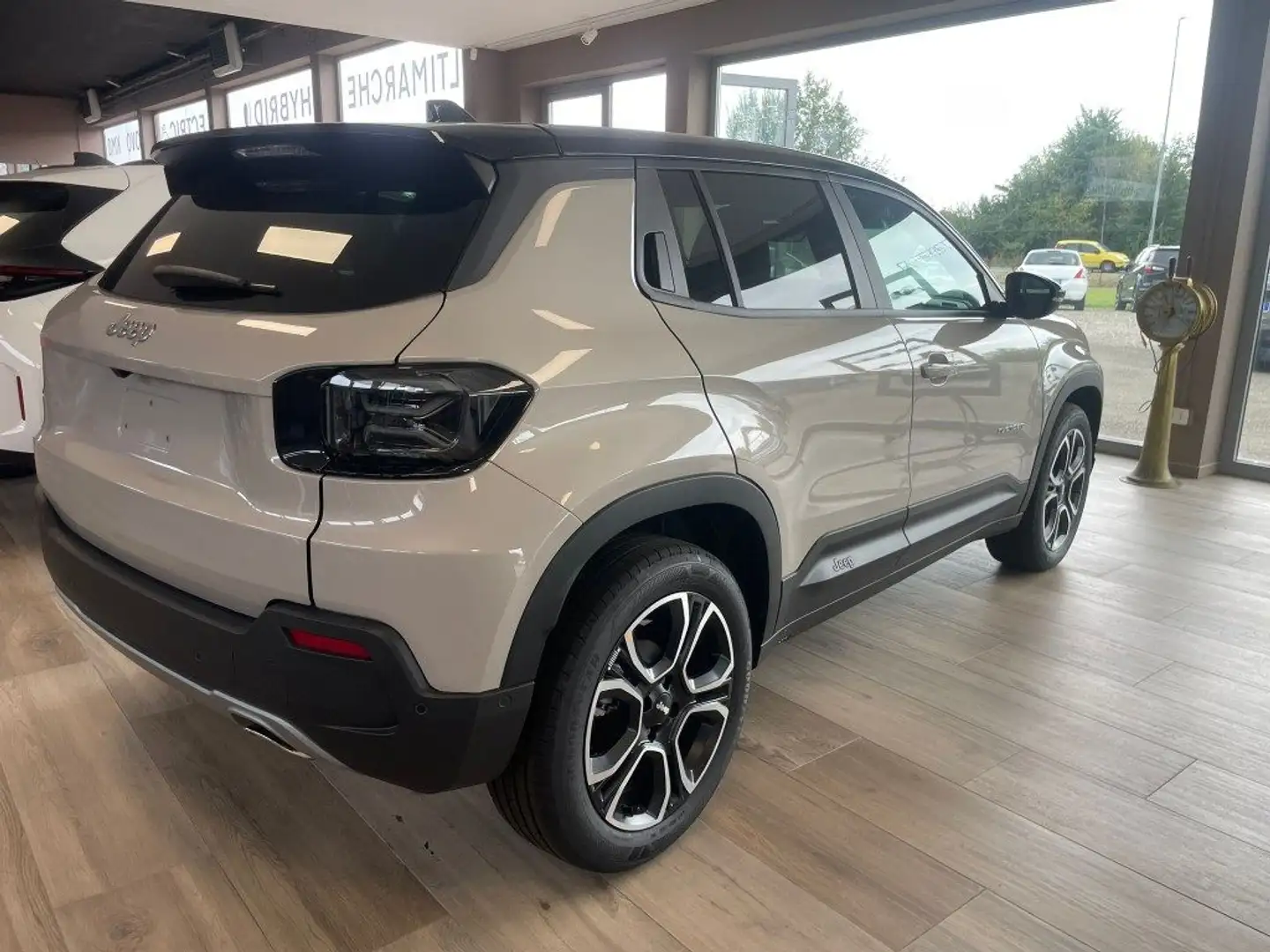 Jeep Avenger 1.2 Turbo 100 CV Summit Beige - 2