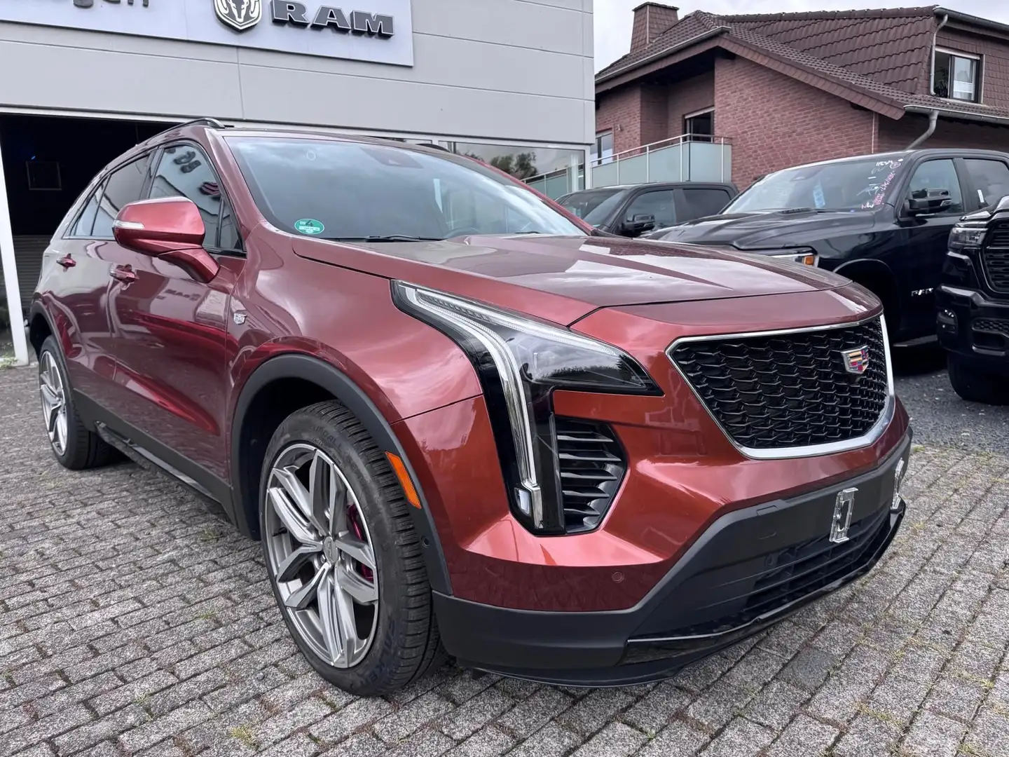 Cadillac XT4 Sport AWD I Navi I Kamera I LED Maro - 1