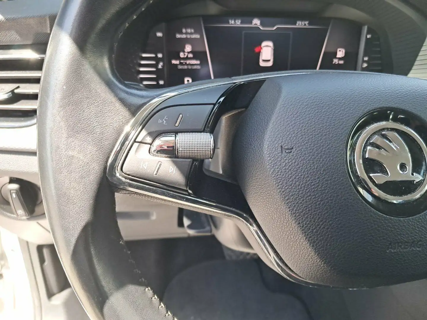 Skoda Kamiq 1.0 TSI Ambition 81kW DSG Blanco - 2