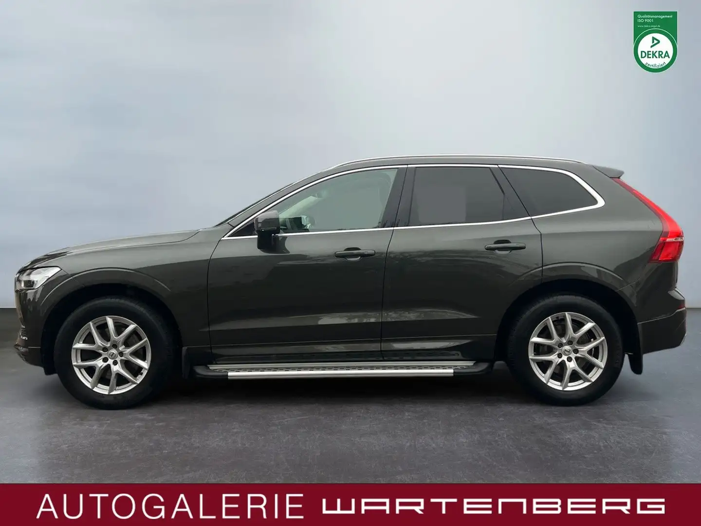 Volvo XC60 Momentum AWD/GARANTIE/LED/AHK/PANO/ Grau - 2