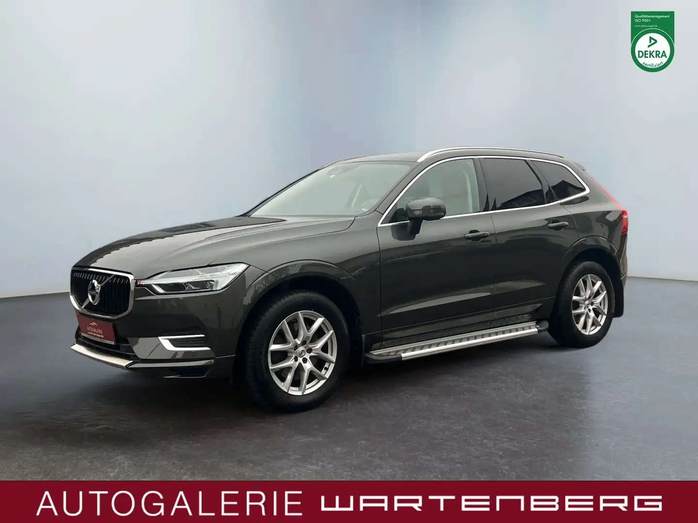 Volvo XC60 Momentum AWD/GARANTIE/LED/AHK/PANO/ Grau - 1