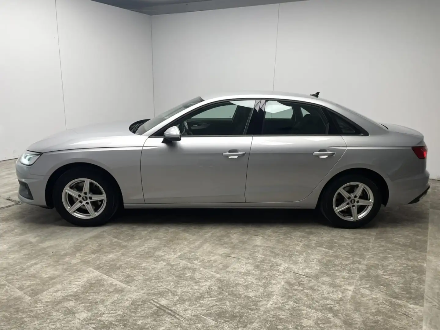 Audi A4 Limousine 30 TDI S-Tronic Klima Navi Einparkhilfe Argent - 2