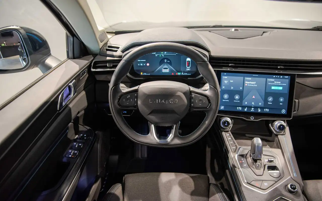 Lynk & Co 01 2022