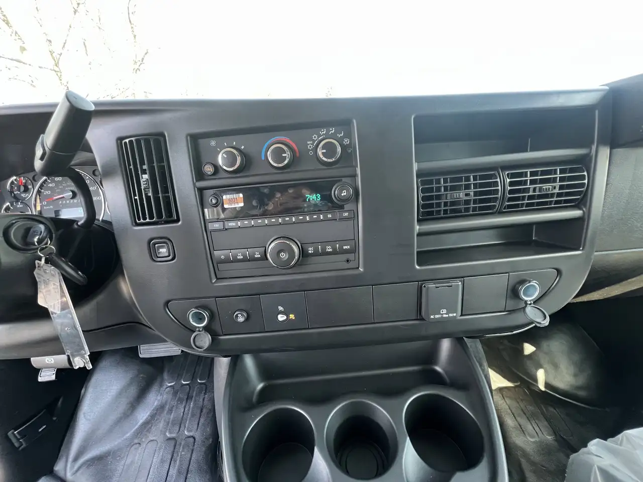 GMC Savana снимка GMC Savana