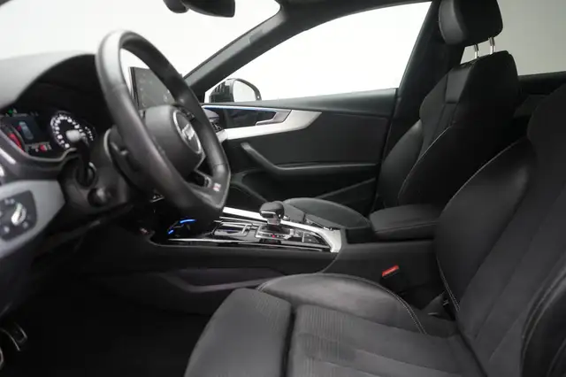 Audi S5 view 9