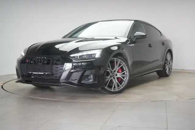 Audi S5 view 3