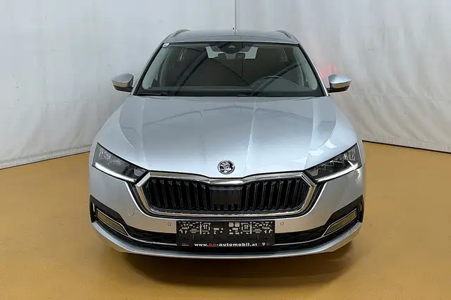 Skoda Octavia view 8