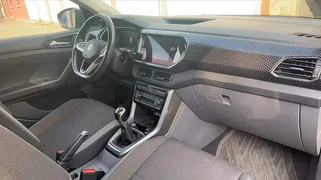 Volkswagen T-Cross view 10