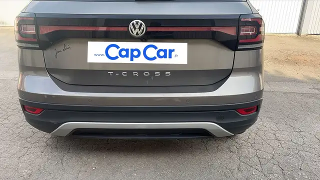 Volkswagen T-Cross view 21