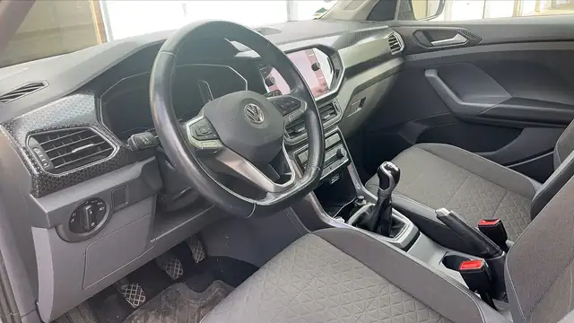 Volkswagen T-Cross view 8